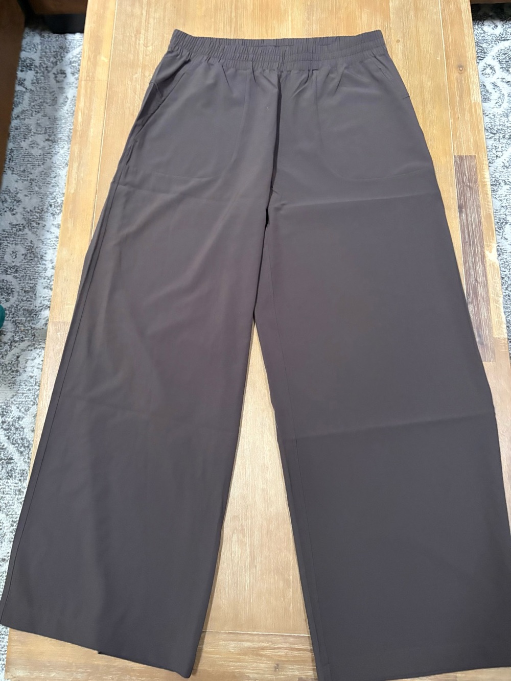 Fleo Women's Wide-Leg Track Pants in Dark Brown